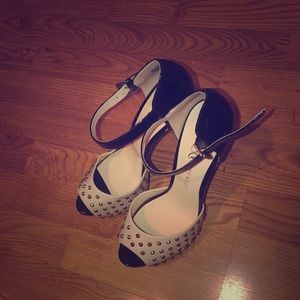 Rock & Republic Studded Tan Oxford Pumps